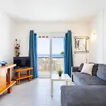 Sea & Pool View In Apartman *
