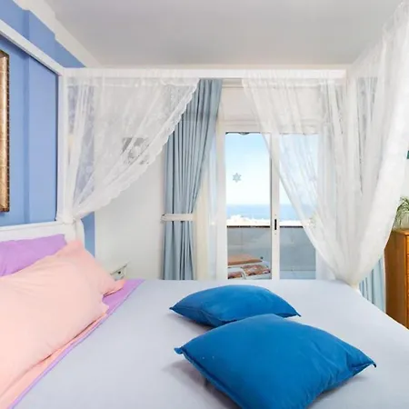 Lejlighed Sea & Pool View In *