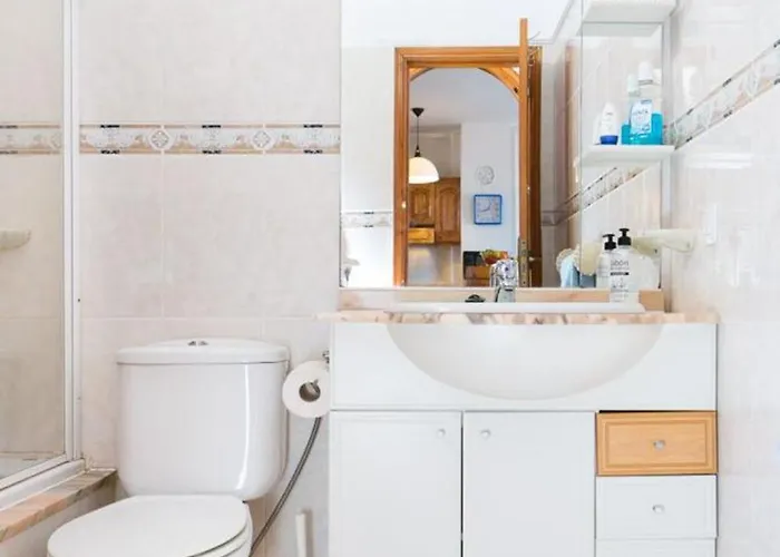 Sea & Pool View In Lägenhet *