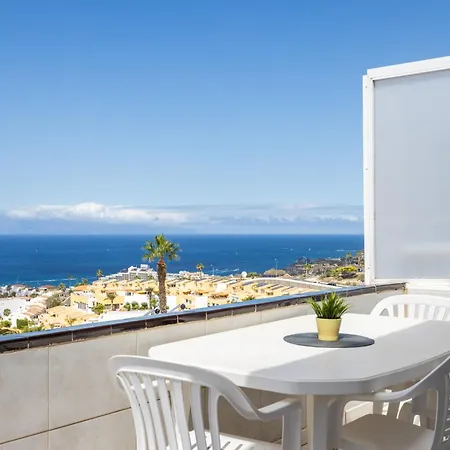 Sea & Pool View In דירה *