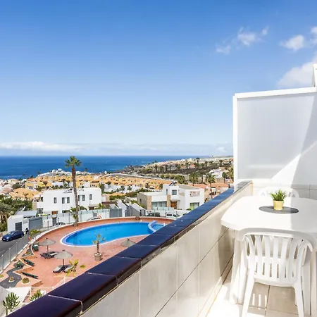 Sea & Pool View In דירה *
